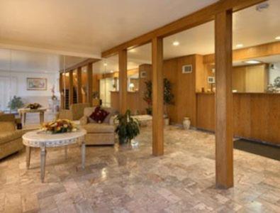 Merced Inn & Suites
